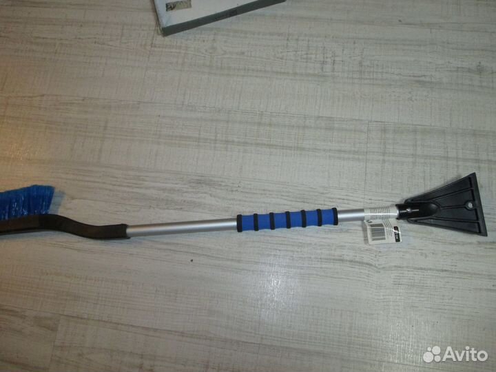 Щетка-скребок для авто