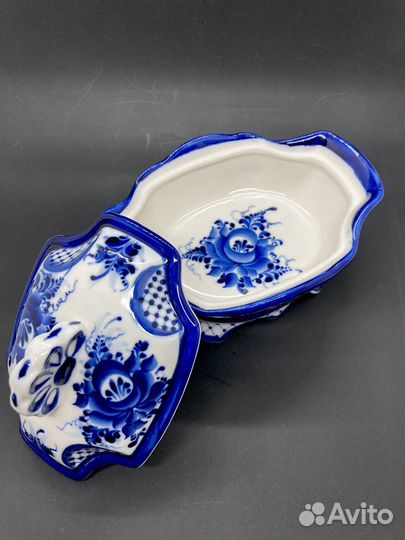 Гжель авторская. Шкатулка с двойным дном