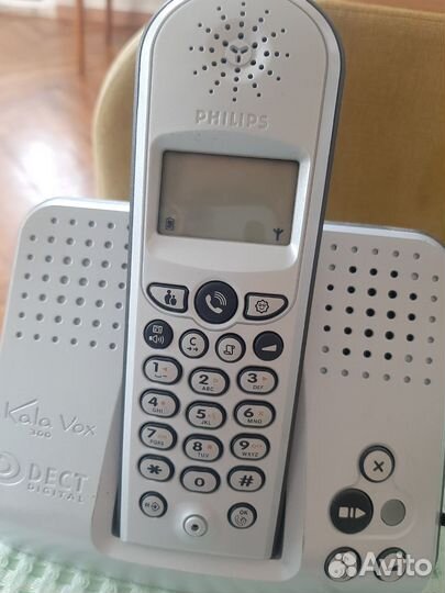 Телефон с автоответчиком