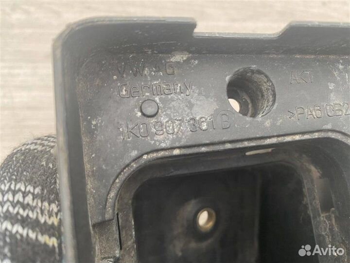 Кронштейн Vw Passat B6