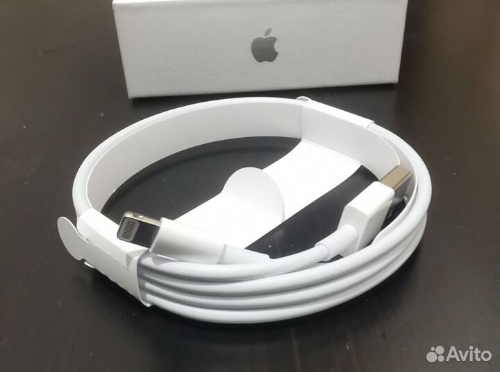 Оригинальный провод на iPhone / AirPods
