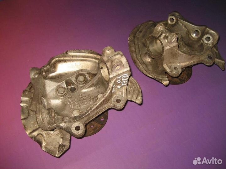 Кулак цапфа бмв Е90 Е87 Е81 Е82 Е88 поворотный