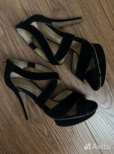 Босоножки женские