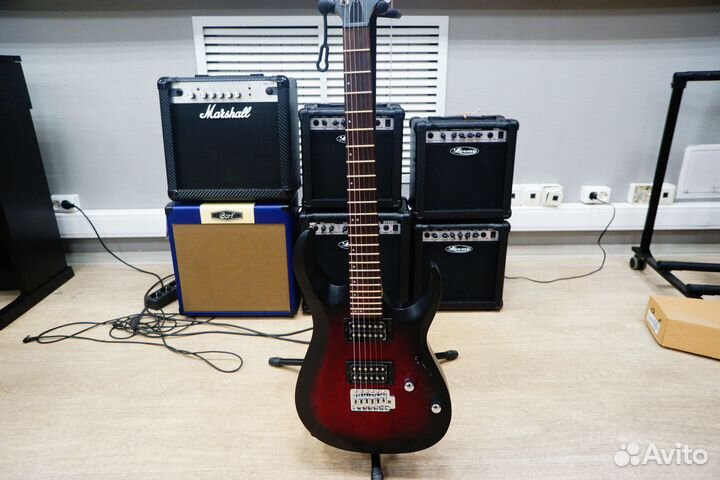 Электрогитара + комбик + провод + чехол