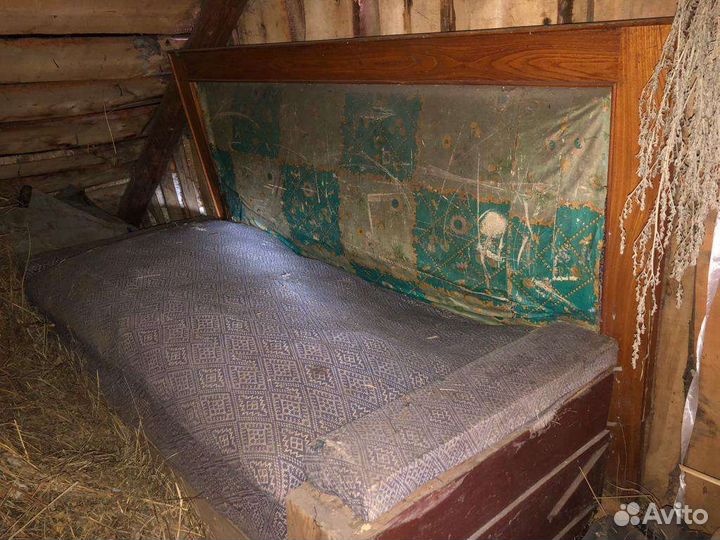 Диван Сталинский