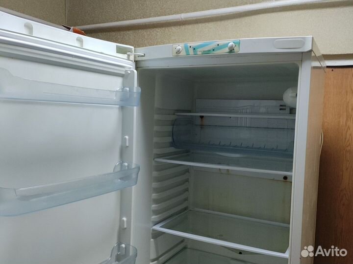 Индезит холодильник б/у на запчасти