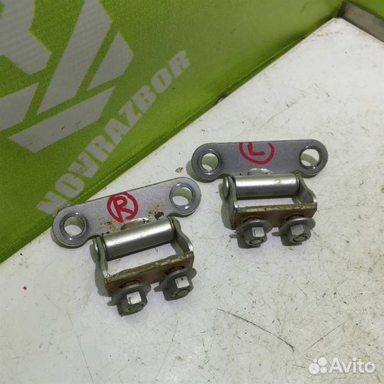 Петля двери багажника Тойота Королла Е120