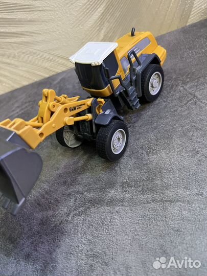Трактор погрузчик GLW