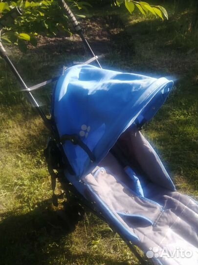 Прогулочная коляска трость