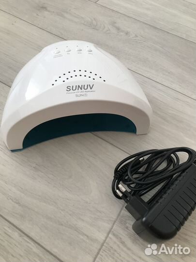 Лампа для ногтей sunuv