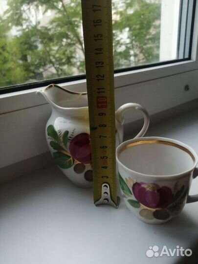 Сливочник и чашка