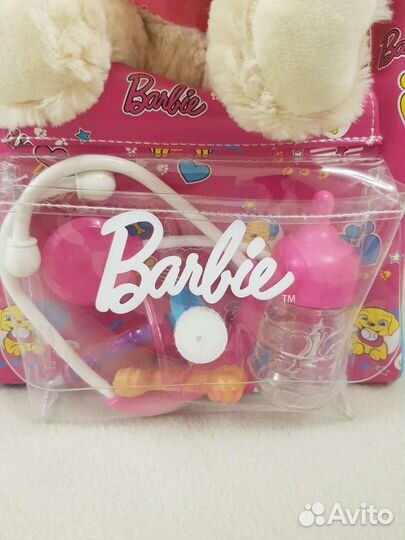 Щенок Барби в рюкзаке