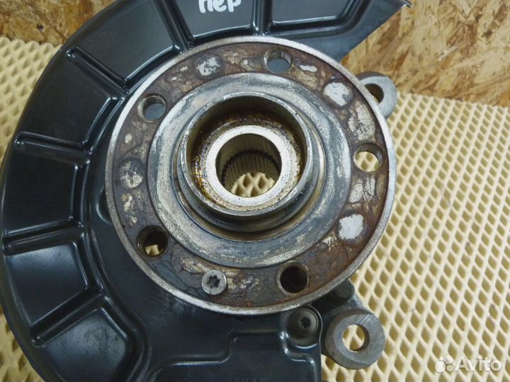 Кулак поворотный передний правый VW Tiguan 2007-2011 (1K0407256AA)