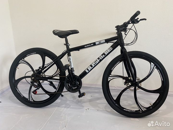 Велосипед на литых дисках 26 размер
