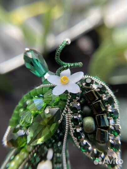 Брошь горошек