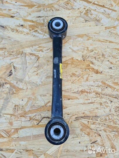 Рычаг подвески верхний задний правый Kia Carnival