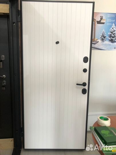 Дверь входная в квартиру