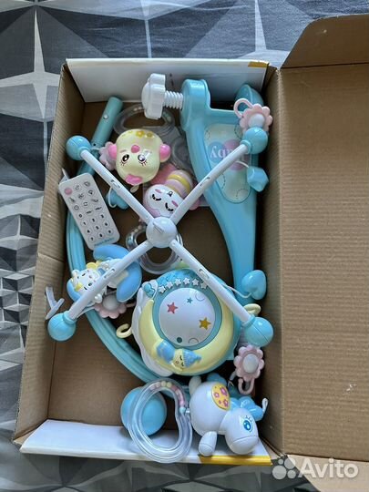 Музыкальный мобиль с проектором на кроватку