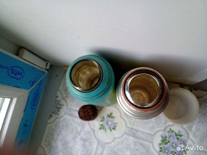 Три термоса времен СССР и комплектующие