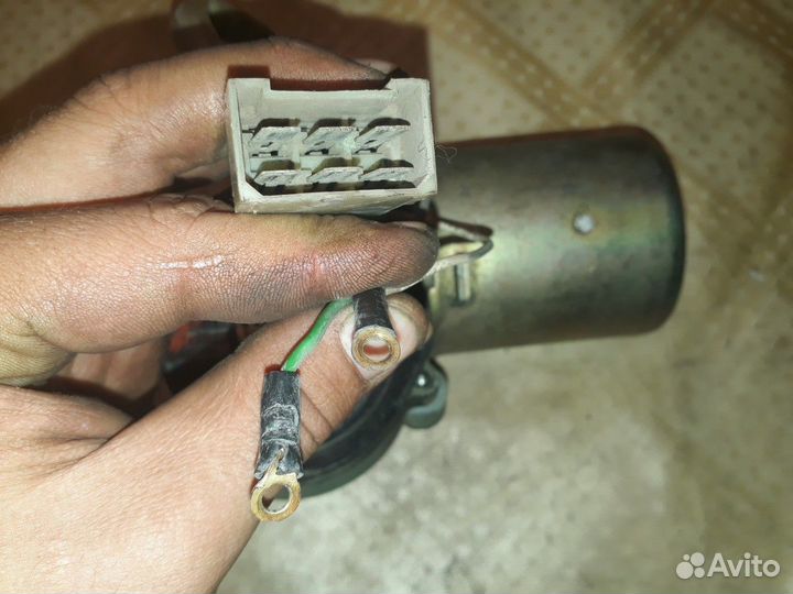 Моторчик (электродвигатель) стеклоочистителя перед