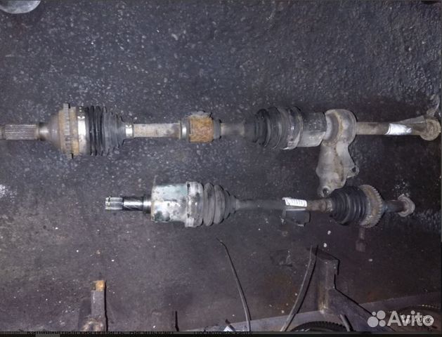 Мазда 323 2000 1,6 бензин полуось передняя левая