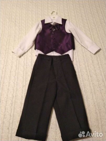 Костюм тройка р.98. мальчику