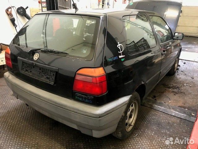 Разбор на запчасти Volkswagen Golf 3