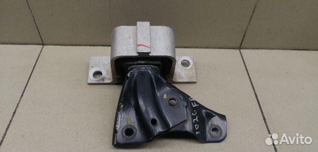 Опора двигателя правая Sandero 2009-2014