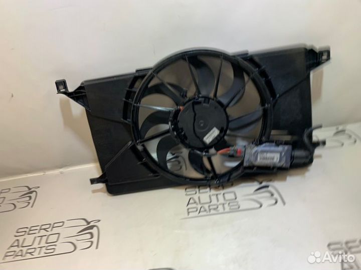 Вентилятор радиатора Ford Focus 3 CB8 1.6L duratec