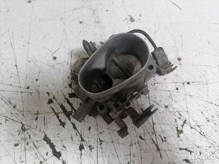 Дроссельная заслонка Audi 100