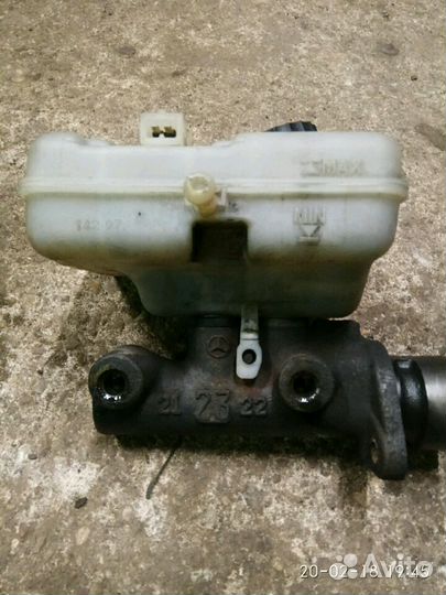 Главный тормозной цилиндр Mercedes Sprinter 97 год