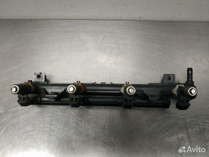 Топливная рампа с форсунками Volkswagen Polo 602