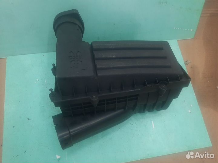 Корпус воздушного фильтра audi A3 (8PA) / VW toura