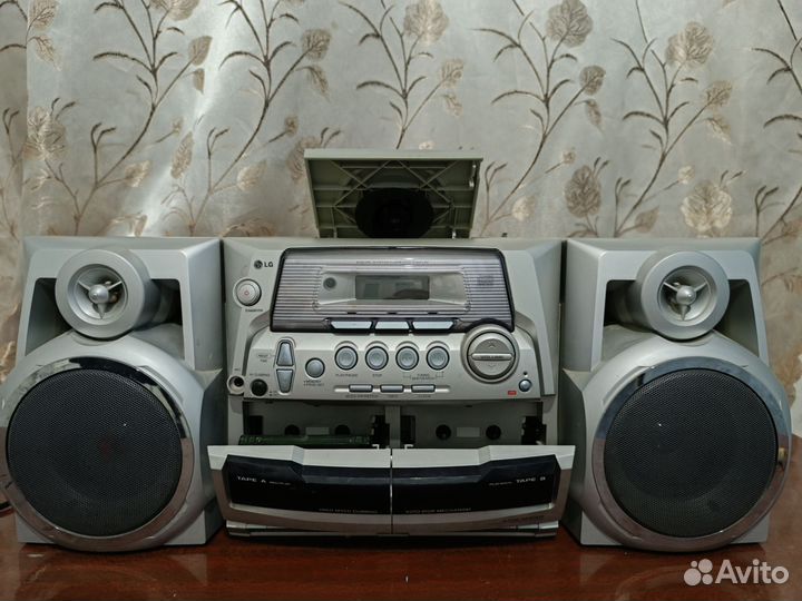 Музыкальный центр LG