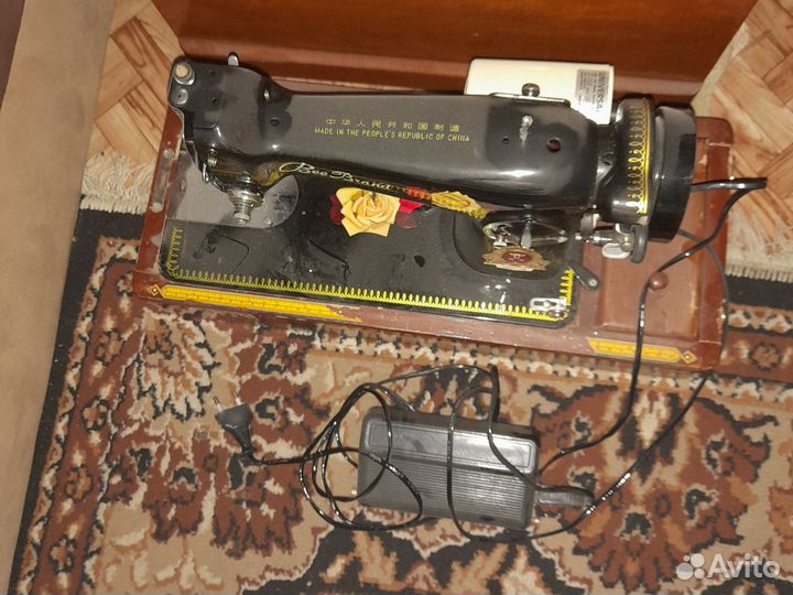 Швейная машинка электрическая с педалью и чехлом