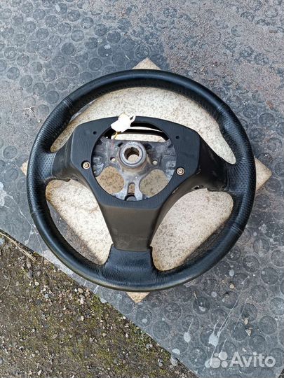 Руль на toyota RAV4 2003 года