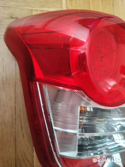 Задний фонарь левый toyota corolla fielder NZE 141