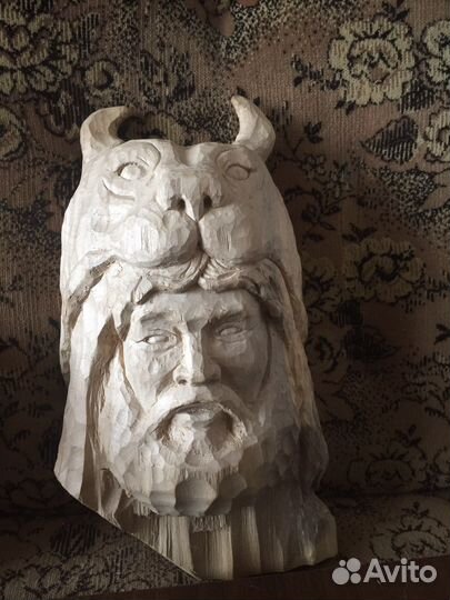 Маска из дерева