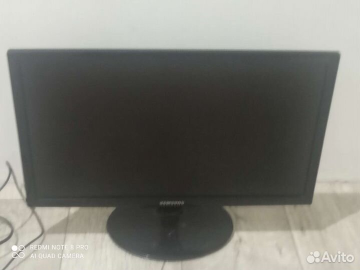 Монитор Samsung