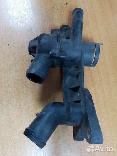 Корпус термостата VW Polo/Skoda Fabia/Rapid