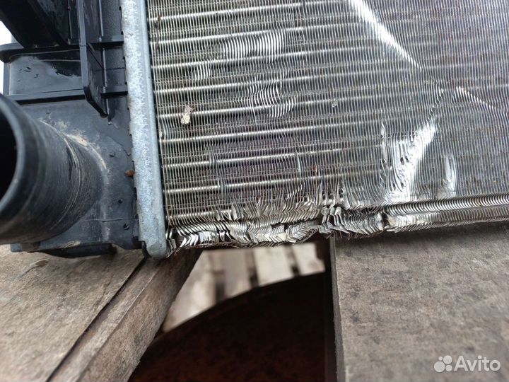 Радиатор охлаждения Рено Логан 2