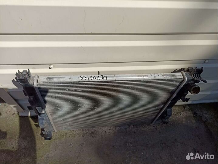 Радиатор охлаждения Duster