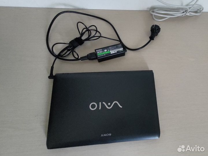 Ноутбук Сони Вайо i3 12дюймов