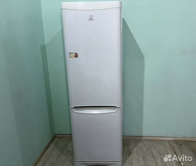 Холодильник indesit by