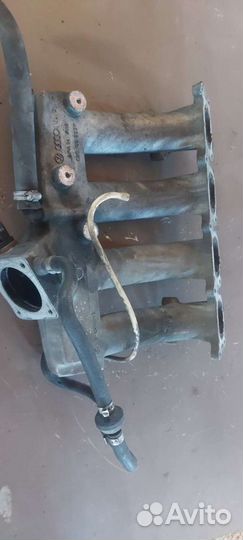 Впускной коллектор на Volkswagen Passat B5