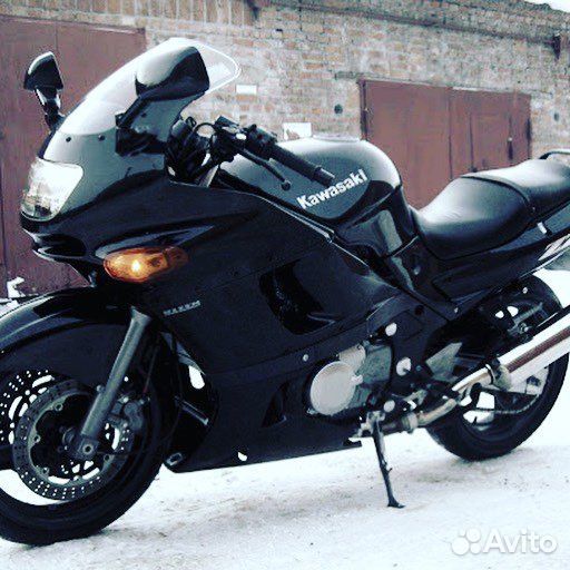 Запчасти на kawasaki zzr 400 2