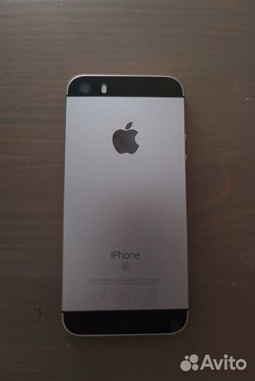 iPhone SE, 32 ГБ