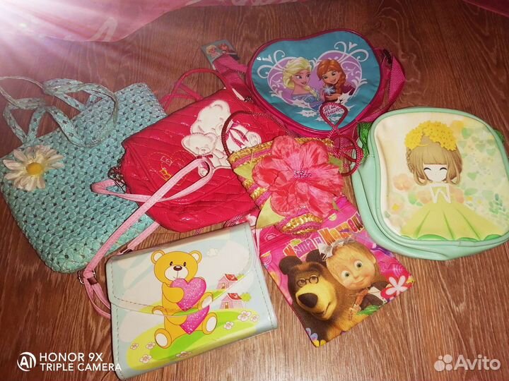 Детские сумочки, б/у. Одним лотом
