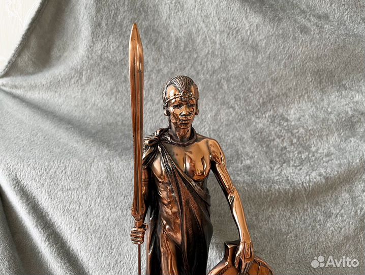 Статуэтка африканский воин полистоун новая