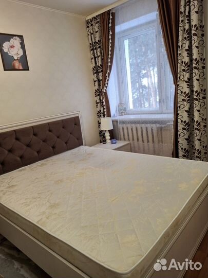 Кровать с матрасом